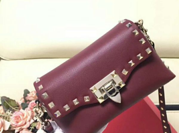 2019 new genuine leather fashion handbag camera bag metallic special simple dating christmas evening small bag ol women ladies artwork bag
2019 new genuine leather fashion handbag camera bag metallic special simple dating christmas evening small bag ol women ladies artwork bag