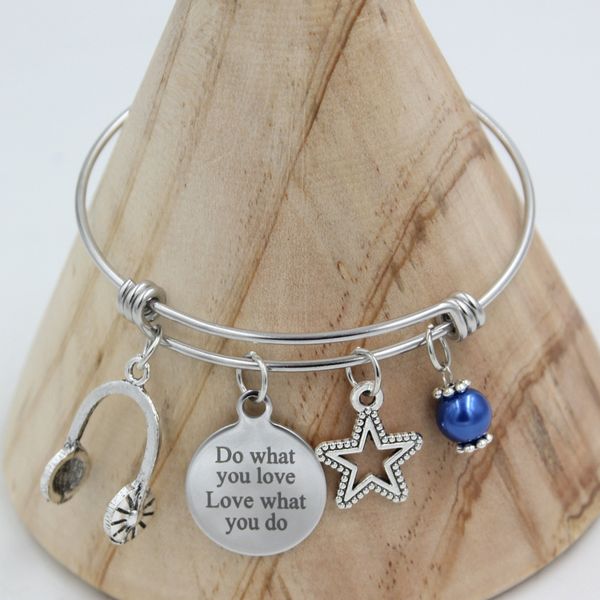 wholesale new arrival stainless steel wire bangles bracelet dj bangle star headphone charm bracelets for women jewelry dj musician gifts, Golden;silver
wholesale new arrival stainless steel wire bangles bracelet dj bangle star headphone charm bracelets for women jewelry dj musician gifts, Golden;silver