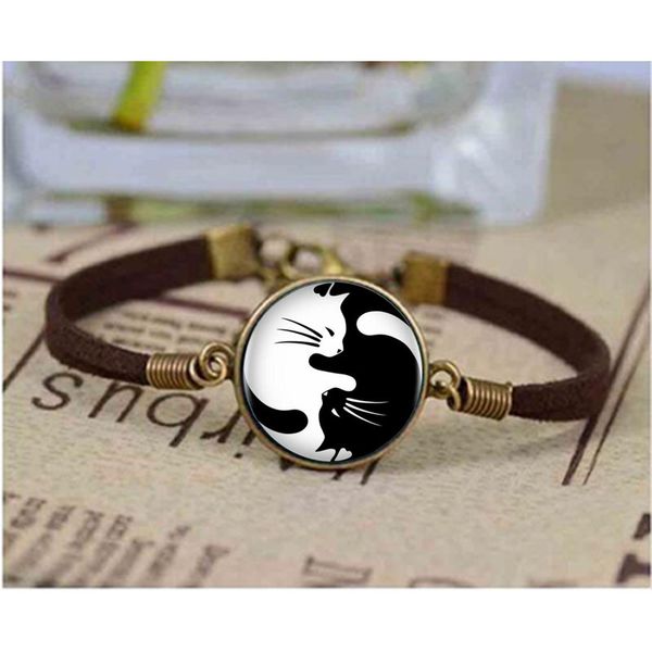 qiyufang 1pcs/lot vintage two yin yang cats leather bracelet kolye cabochon long chain statement bracelet for fashion women men, Golden;silver
qiyufang 1pcs/lot vintage two yin yang cats leather bracelet kolye cabochon long chain statement bracelet for fashion women men, Golden;silver