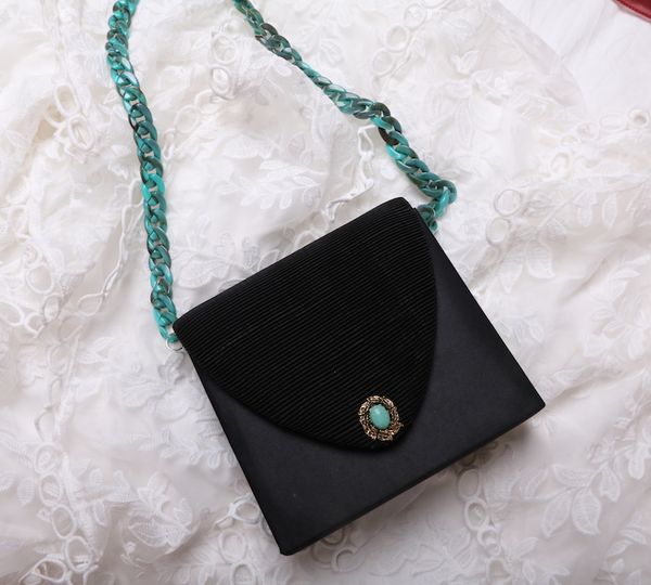 getsring women bag vintage shoulderbag fashion small bags chains envelopes black beige pearl gem bag money purse handbags
getsring women bag vintage shoulderbag fashion small bags chains envelopes black beige pearl gem bag money purse handbags