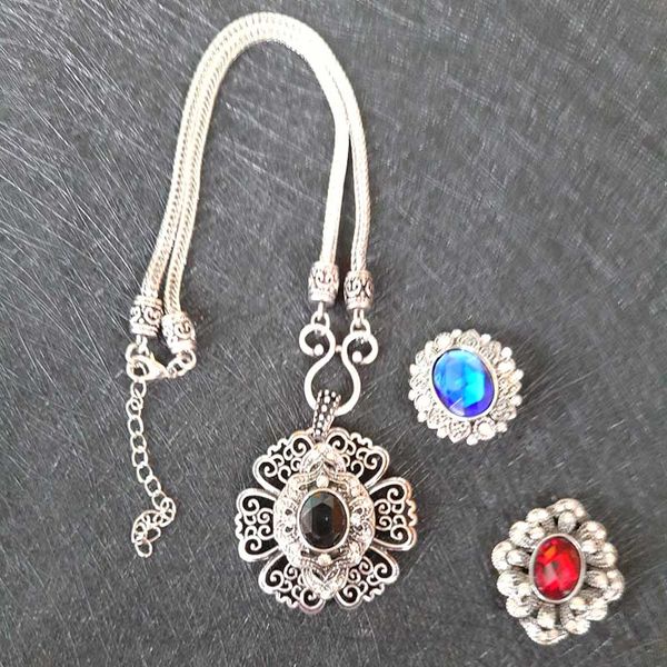 hollow out flowers pendant necklaces with 18mm crystal button ginger snap buttons diy interchangeable for pendant necklaces 2018, Silver
hollow out flowers pendant necklaces with 18mm crystal button ginger snap buttons diy interchangeable for pendant necklaces 2018, Silver