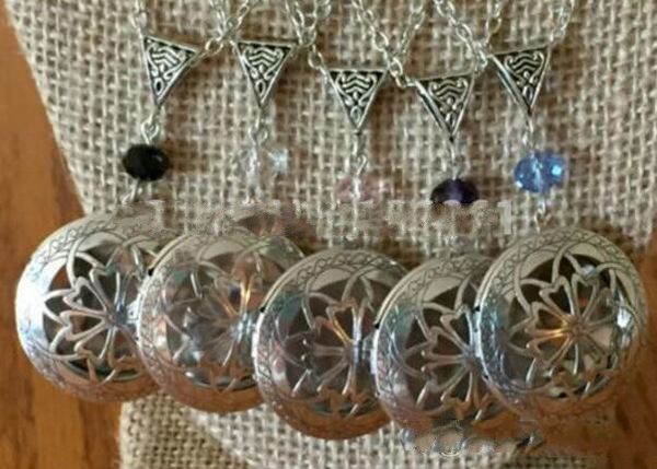 30mm locket necklaces plain flower aromatherapy essential oil surgical perfume diffuser charms locket necklace pendants choker jewelry, Silver
30mm locket necklaces plain flower aromatherapy essential oil surgical perfume diffuser charms locket necklace pendants choker jewelry, Silver