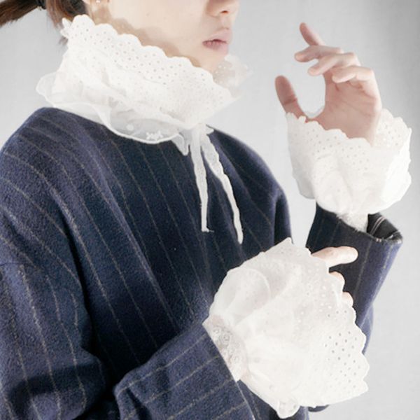 fashionable exquisite white beads round warm soft gloves mysterious accessories unique design white cotton hollow little sleeve, Blue;gray 
fashionable exquisite white beads round warm soft gloves mysterious accessories unique design white cotton hollow little sleeve, Blue;gray