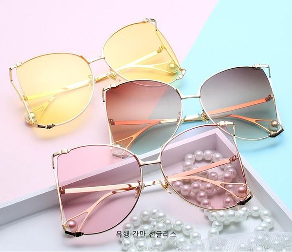Brand Designer Sunglasses Fashion Men Women UV Protection Over Size Cat Eyewear Golden Full Frame Sun glasses with case
Brand Designer Sunglasses Fashion Men Women UV Protection Over Size Cat Eyewear Golden Full Frame Sun glasses with case