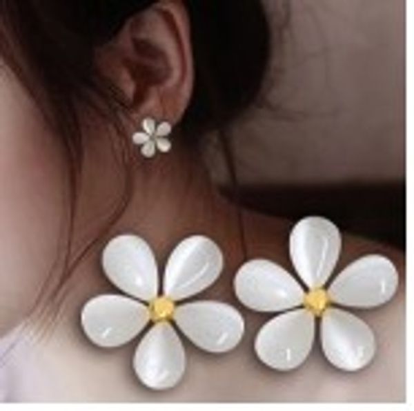 crafted ear studs girls/ladies white cherry blossom gold plated decorated solid color womens jewelry flower ear studs, Golden;silver
crafted ear studs girls/ladies white cherry blossom gold plated decorated solid color womens jewelry flower ear studs, Golden;silver