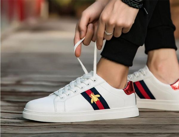 2018 new style men low casual shoes fashion embroidery flats white black leather sneakers luxury designer mens running shoes u14
2018 new style men low casual shoes fashion embroidery flats white black leather sneakers luxury designer mens running shoes u14