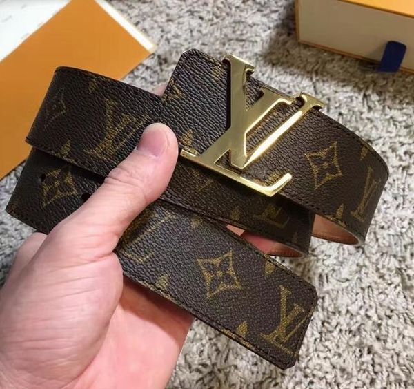 Belt 40 mm m9608u adju table gancini rever ible vara buckle belt official men belt with box
Belt 40 mm m9608u adju table gancini rever ible vara buckle belt official men belt with box