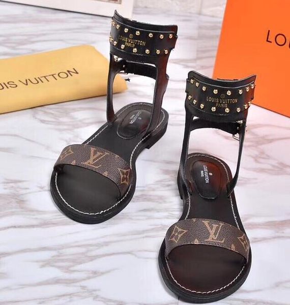 Luxury women popular leather andal triking gladiator tyle de igner leather out ole perfect flat canva plain andal ize 35 41
Luxury women popular leather andal triking gladiator tyle de igner leather out ole perfect flat canva plain andal ize 35 41