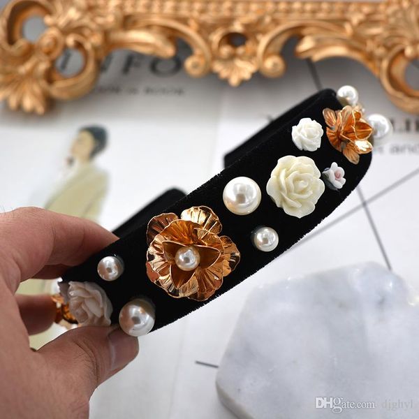 Барокко Ретро Роскошные Корона Hairbands Мода Белый Фарфор Цветы Черные Волосы Обруч Роскошные Горный Хрусталь Модные Аксессуары Для Волос
Барокко Ретро Роскошные Корона Hairbands Мода Белый Фарфор Цветы Черные Волосы Обруч Роскошные Горный Хрусталь Модные Аксессуары Для Волос