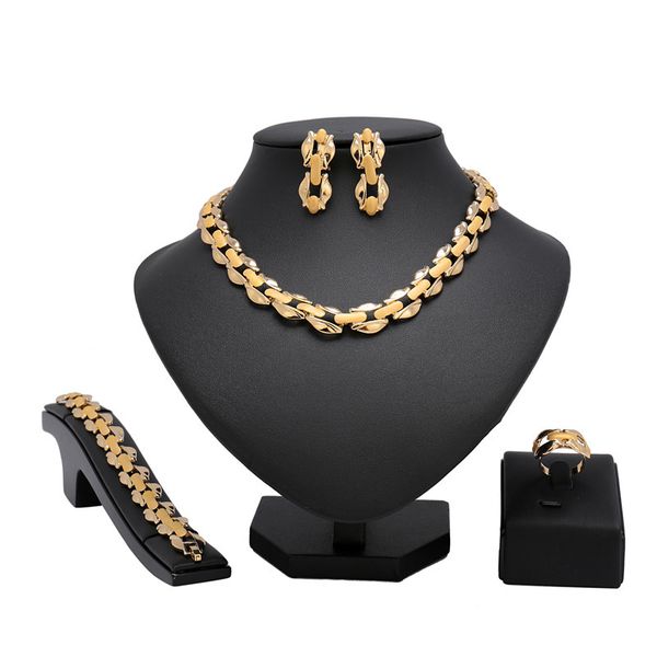 2018 unique pattern dubai women crystal necklace bracelet ring ear gold-color wedding bridal african fashion jewelry sets, Silver
2018 unique pattern dubai women crystal necklace bracelet ring ear gold-color wedding bridal african fashion jewelry sets, Silver