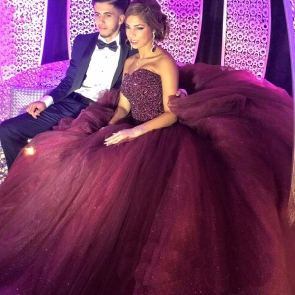 burgandy beaded prom dresses ball gown stunning sweetheart floor length evening gowns tulle backless party gowns, Black
burgandy beaded prom dresses ball gown stunning sweetheart floor length evening gowns tulle backless party gowns, Black