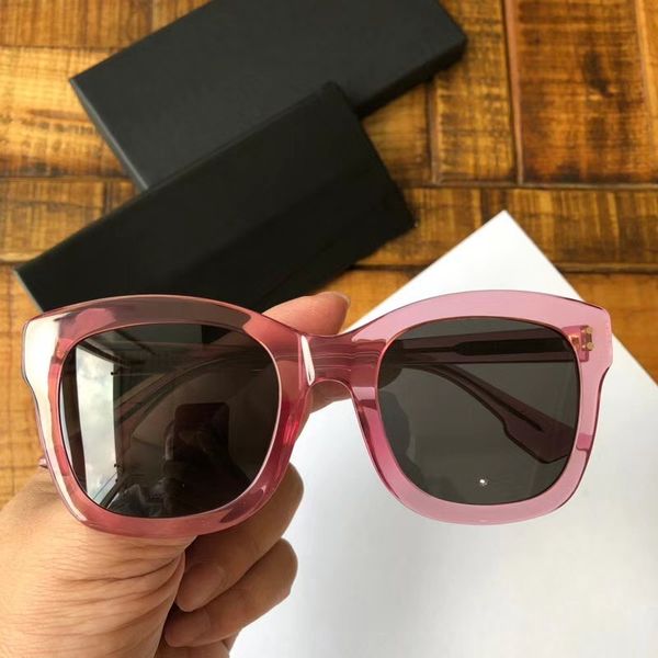 new izon2 mens sunglasses men sun glasses women sunglasses fashion style protects eyes gafas de sol lunettes de soleil with box, White;black
new izon2 mens sunglasses men sun glasses women sunglasses fashion style protects eyes gafas de sol lunettes de soleil with box, White;black