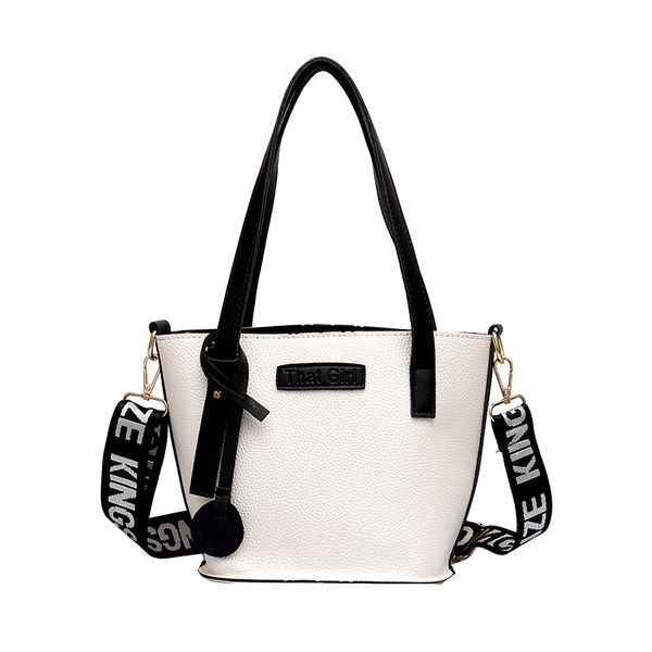 2018 new fashion letter strap bag women summer pu solid shoulder bag female leather zipper small tote lady casual crossbody
2018 new fashion letter strap bag women summer pu solid shoulder bag female leather zipper small tote lady casual crossbody