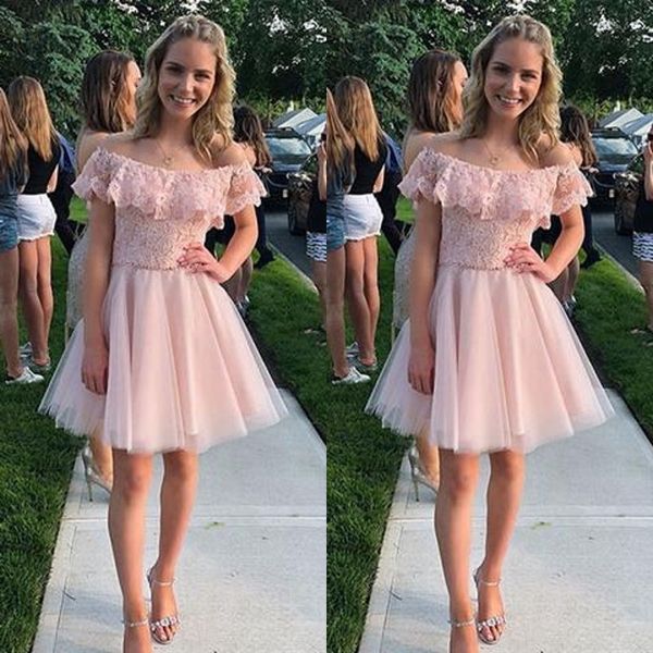 short light pink homecoming dresses off the shoulder lace appliques ruffles tulle graduation party gowns high quality, Blue;pink
short light pink homecoming dresses off the shoulder lace appliques ruffles tulle graduation party gowns high quality, Blue;pink