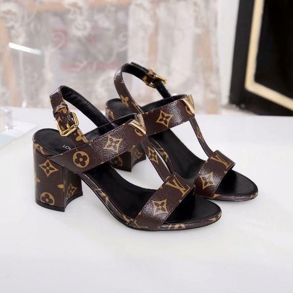 New imported calf kin original metal buckle andal heel 7cm women ca ual handmade walking tenni andal lipper mule lide thong 
New imported calf kin original metal buckle andal heel 7cm women ca ual handmade walking tenni andal lipper mule lide thong
