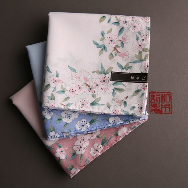 handkerchief women's sweat absorbing 100% cotton sakura print soft and thin, Black;blue
handkerchief women's sweat absorbing 100% cotton sakura print soft and thin, Black;blue