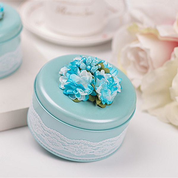 2019 new wedding candy favors round metal boxes with beautiful lace floral special candy boxes for guests party favors high quality
2019 new wedding candy favors round metal boxes with beautiful lace floral special candy boxes for guests party favors high quality