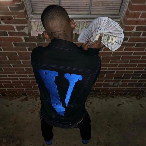 18 vlone frined denim jacket friend embroidery fa hion loo e ca ual jacket treet coat men women denim jacket outwear hfymjk030
18 vlone frined denim jacket friend embroidery fa hion loo e ca ual jacket treet coat men women denim jacket outwear hfymjk030