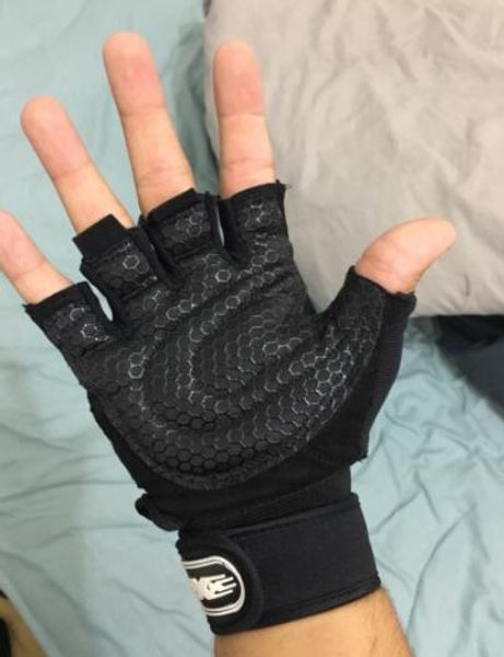 fingerless gloves gym gloves heavyweight sports exercise weight lifting gloves body building training sport fitness fashion trends, Blue;gray
fingerless gloves gym gloves heavyweight sports exercise weight lifting gloves body building training sport fitness fashion trends, Blue;gray