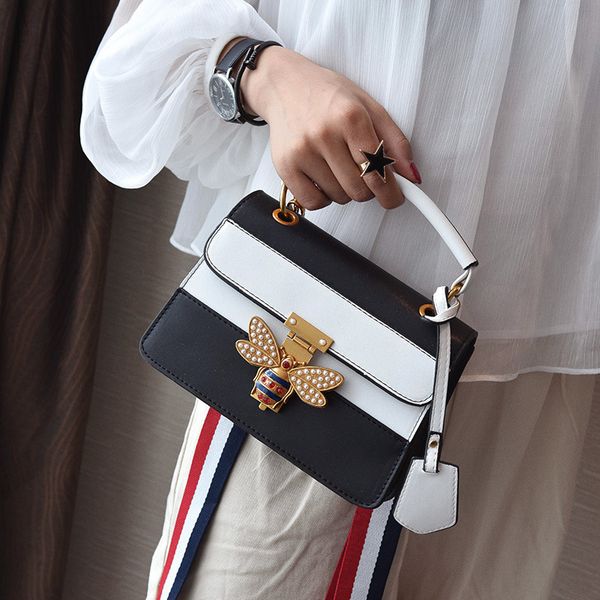 Women's Fashion Shoulder Bag Famous Designer Inspired Elegant Messenger Bag Bees Casual Shoulder Black Woman Handbag Pearl
Women's Fashion Shoulder Bag Famous Designer Inspired Elegant Messenger Bag Bees Casual Shoulder Black Woman Handbag Pearl