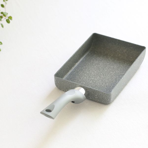 japanese aluminum alloy tamagoyaki omelette pan non-stick frying pan fry egg pan pancake pot cooking cookware 13x18cm
japanese aluminum alloy tamagoyaki omelette pan non-stick frying pan fry egg pan pancake pot cooking cookware 13x18cm