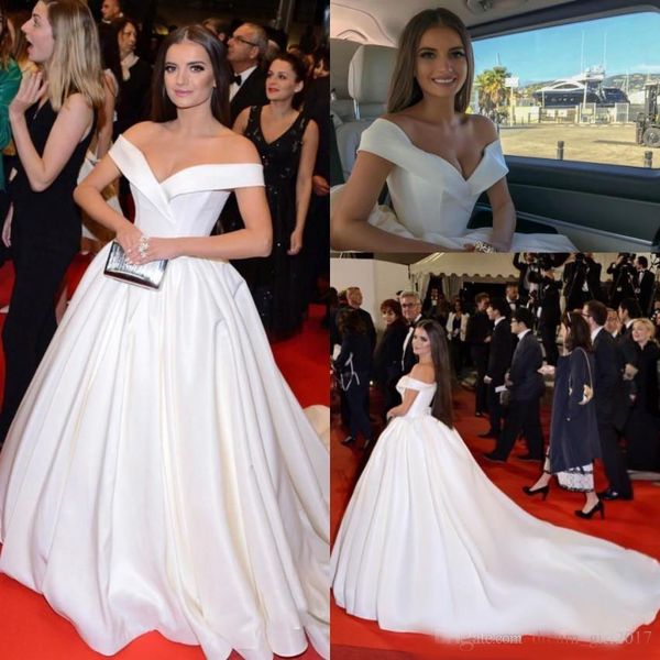 elegant white satin evening dresses 2020 a line off shoulders red carpet pageant wears formal party prom celebrity gowns, Black;red
elegant white satin evening dresses 2020 a line off shoulders red carpet pageant wears formal party prom celebrity gowns, Black;red