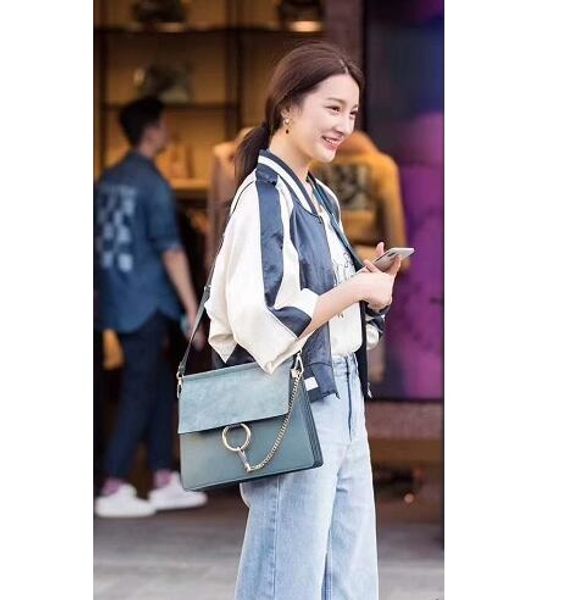 Vintage de igner bag famou brand me enger bag for ladie imple and generou cro body bag houlder bag
Vintage de igner bag famou brand me enger bag for ladie imple and generou cro body bag houlder bag