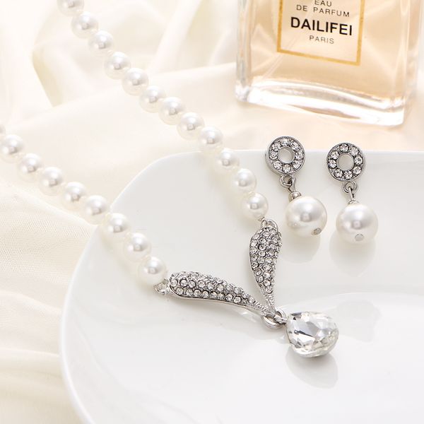 luxury design shiny austria crystal & exquisite pearl necklace earrings sets jewelry for women fashion oorringen christmas gift, Silver
luxury design shiny austria crystal & exquisite pearl necklace earrings sets jewelry for women fashion oorringen christmas gift, Silver