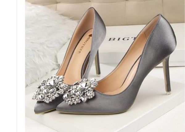 send european and american water drill silk goods pointed end high heels shoes fine heel shallow mouth bride's wedding shoes, Black
send european and american water drill silk goods pointed end high heels shoes fine heel shallow mouth bride's wedding shoes, Black