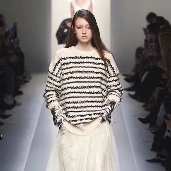 brand designer women wool runway sweaters 2018 autumn winter fashion round neck geometric pattern jacquard loose oversized jumpers pullover, White;black
brand designer women wool runway sweaters 2018 autumn winter fashion round neck geometric pattern jacquard loose oversized jumpers pullover, White;black