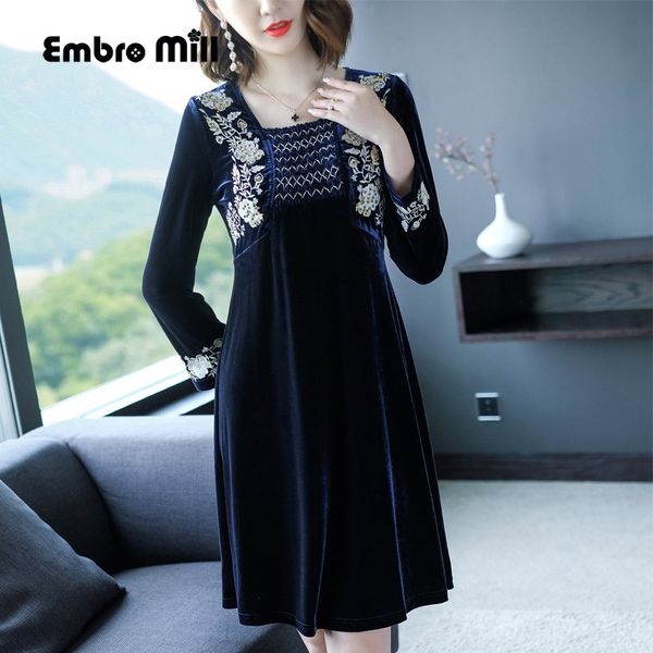 chinese traditional clothing women blue velvet dress winter vintage floral embroidery elegant lady beautiful party dress -4xl, White;black 
chinese traditional clothing women blue velvet dress winter vintage floral embroidery elegant lady beautiful party dress -4xl, White;black