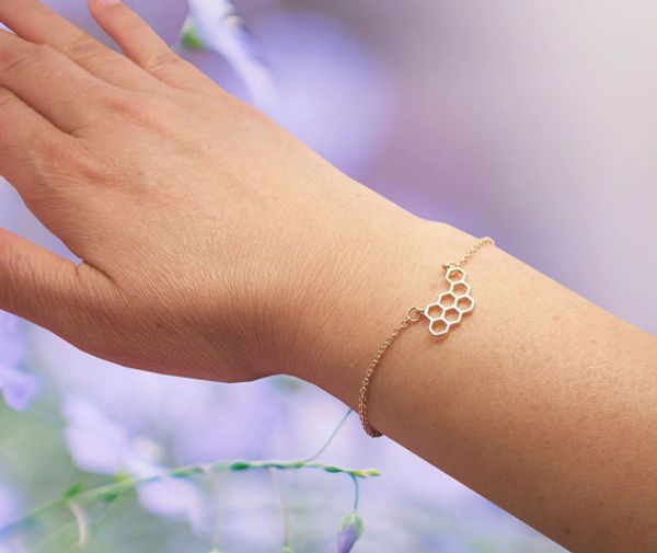 30pcs cute geometric honeycomb bracelets gold silver honey bee comb hive bracelet beehive bracelet hexagon charm chain jewelry, Golden;silver
30pcs cute geometric honeycomb bracelets gold silver honey bee comb hive bracelet beehive bracelet hexagon charm chain jewelry, Golden;silver