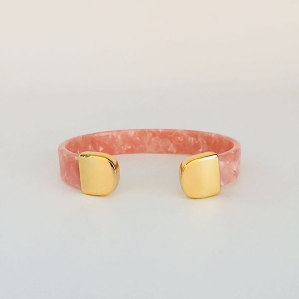 simple tortoise shell tortoiseshell cuff bracelet pale pink tone 3/8" l 2 3/8"d 12g 180728ba01, White
simple tortoise shell tortoiseshell cuff bracelet pale pink tone 3/8" l 2 3/8"d 12g 180728ba01, White
