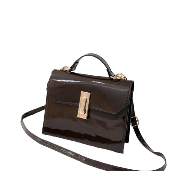 2018 new chic patent leather women shoulder bag solid cross-body bag turn lock small handbag purse casual messenger belt hot
2018 new chic patent leather women shoulder bag solid cross-body bag turn lock small handbag purse casual messenger belt hot