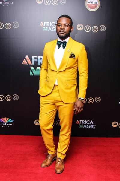 custom made yellow groom tuxedos beautiful men formal suits business men wear wedding prom dinner suits (jacket+pants+tie+girdle) no;677, Black;gray
custom made yellow groom tuxedos beautiful men formal suits business men wear wedding prom dinner suits (jacket+pants+tie+girdle) no;677, Black;gray
