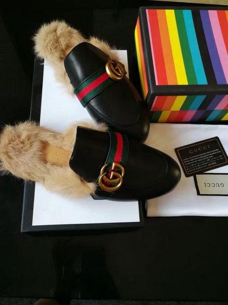 Высочайшее Качество Роскошные Письмо Лента Металлическая Пряжка Меховые Плоские туфли Коровья кожа Женщина вышивка Би случайные тапочки С Коробкой