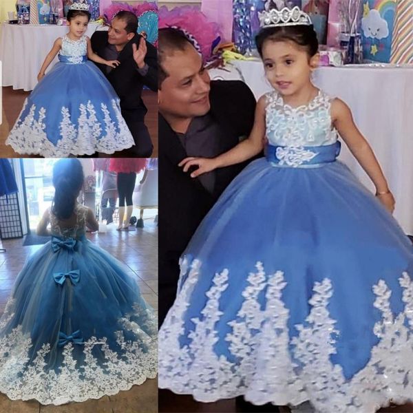 sky blue princess girls pageant gowns white lace appliques ball gown flower girl dresses for wedding back with bow baby birthday party dress, White;blue
sky blue princess girls pageant gowns white lace appliques ball gown flower girl dresses for wedding back with bow baby birthday party dress, White;blue