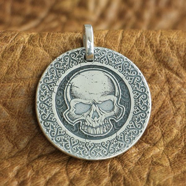linsion 999 sterling silver laser engraved high details skull mens biker pendant 9x305 jp
linsion 999 sterling silver laser engraved high details skull mens biker pendant 9x305 jp