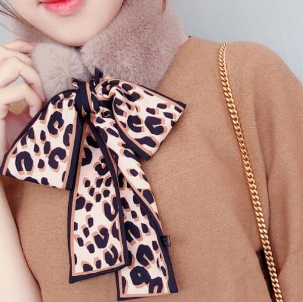 2018 new faux fur neck winter scarf women decorative animal leopard print silk scarf female foulard scarves wholesale
2018 new faux fur neck winter scarf women decorative animal leopard print silk scarf female foulard scarves wholesale