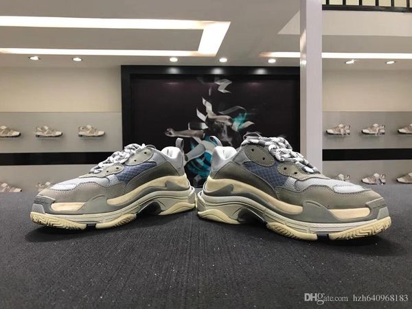 HOT 2018 Fashion Paris 17FWshoes Sneaker Triple S Casual Luxury Shoes for Men's Triple-S Women Beige Black DadSports Tennis Shoes 36-45
HOT 2018 Fashion Paris 17FWshoes Sneaker Triple S Casual Luxury Shoes for Men's Triple-S Women Beige Black DadSports Tennis Shoes 36-45