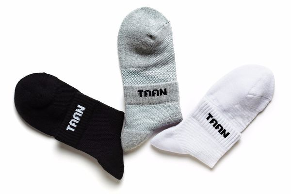 1 pair taan men's sports sock skidproof badminton tennis thick cotton socks t-346, Black
1 pair taan men's sports sock skidproof badminton tennis thick cotton socks t-346, Black