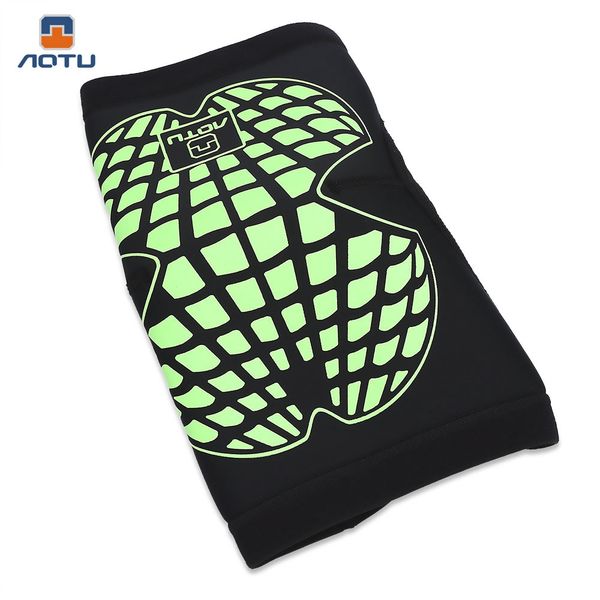 aotu sports safety knee sleeves protector support for soccer football cycling running, Black;gray
aotu sports safety knee sleeves protector support for soccer football cycling running, Black;gray