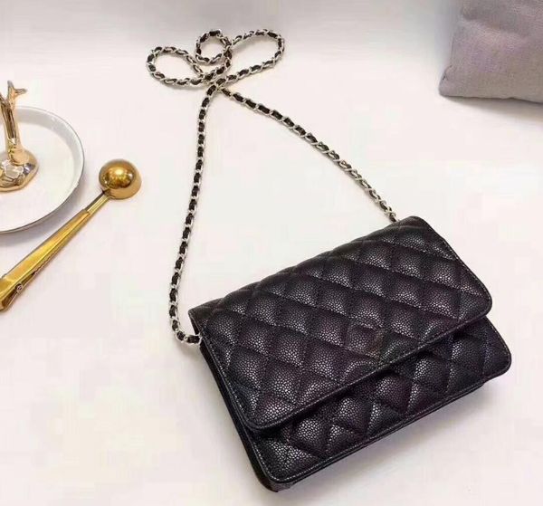 Top Quality Classic Women's Black Caviar Woc Chains Crossbody Bag 33814 Lambskin Qulited Mini Flap Shoulder Bag 20cm Factory Outlet
Top Quality Classic Women's Black Caviar Woc Chains Crossbody Bag 33814 Lambskin Qulited Mini Flap Shoulder Bag 20cm Factory Outlet