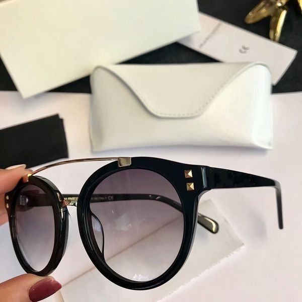 new fashion women sunglasses 726s men sunglasses simple and generous men sun glasses outdoor uv400 protection eyewear with case, White;black
new fashion women sunglasses 726s men sunglasses simple and generous men sun glasses outdoor uv400 protection eyewear with case, White;black