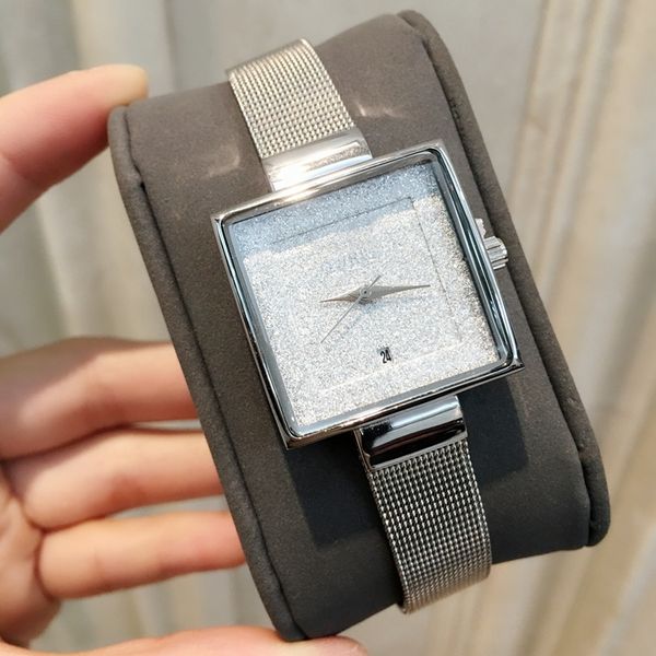 drop shipping fashion women watch stainless steel luxury lady wristwwatch with date quartz clock flashing dial wholesale price, Slivery;brown
drop shipping fashion women watch stainless steel luxury lady wristwwatch with date quartz clock flashing dial wholesale price, Slivery;brown