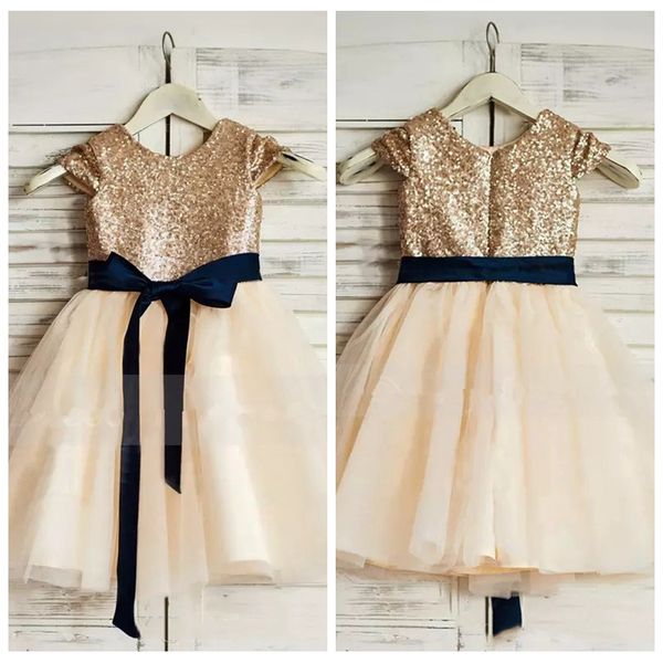 gold sequins o-neck a-line flower girls dresses tulle skirt simple kids party wear cheap, White;blue
gold sequins o-neck a-line flower girls dresses tulle skirt simple kids party wear cheap, White;blue