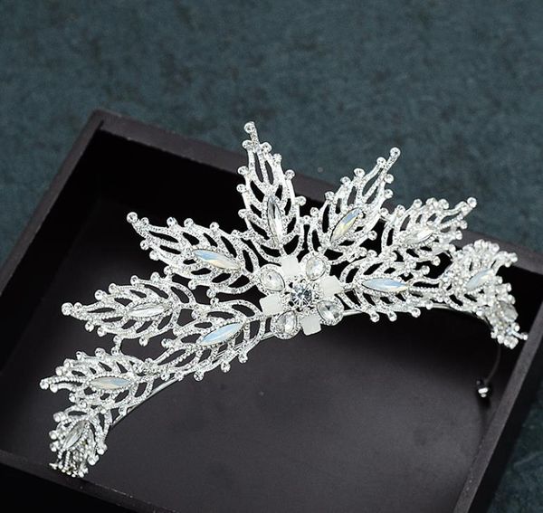 bridal ornaments, leaves, flowers, crowns, crown fairs, headwear, wedding dress accessories, Silver
bridal ornaments, leaves, flowers, crowns, crown fairs, headwear, wedding dress accessories, Silver