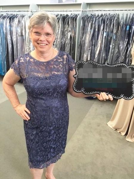 gray lace plus size mother of the bride dress cap sleeve column tea length short women party gowns wedding guest dress, Black;red
gray lace plus size mother of the bride dress cap sleeve column tea length short women party gowns wedding guest dress, Black;red