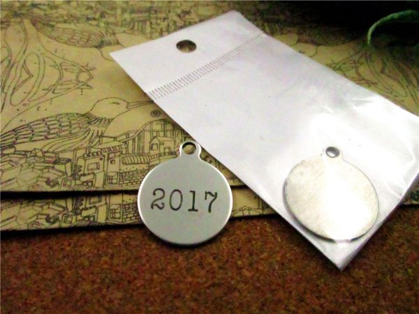 40pcs--"20 17"stainless steel charms more style for choosing diy charms pendants necklace, Bronze;silver
40pcs--"20 17"stainless steel charms more style for choosing diy charms pendants necklace, Bronze;silver