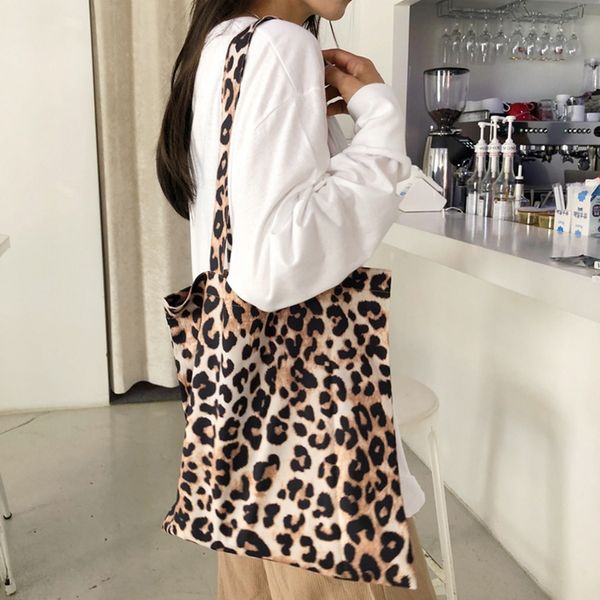 new casual shoulder vest large capacity simple shopping bag leopard grain print color girls hand bag women simple package
new casual shoulder vest large capacity simple shopping bag leopard grain print color girls hand bag women simple package